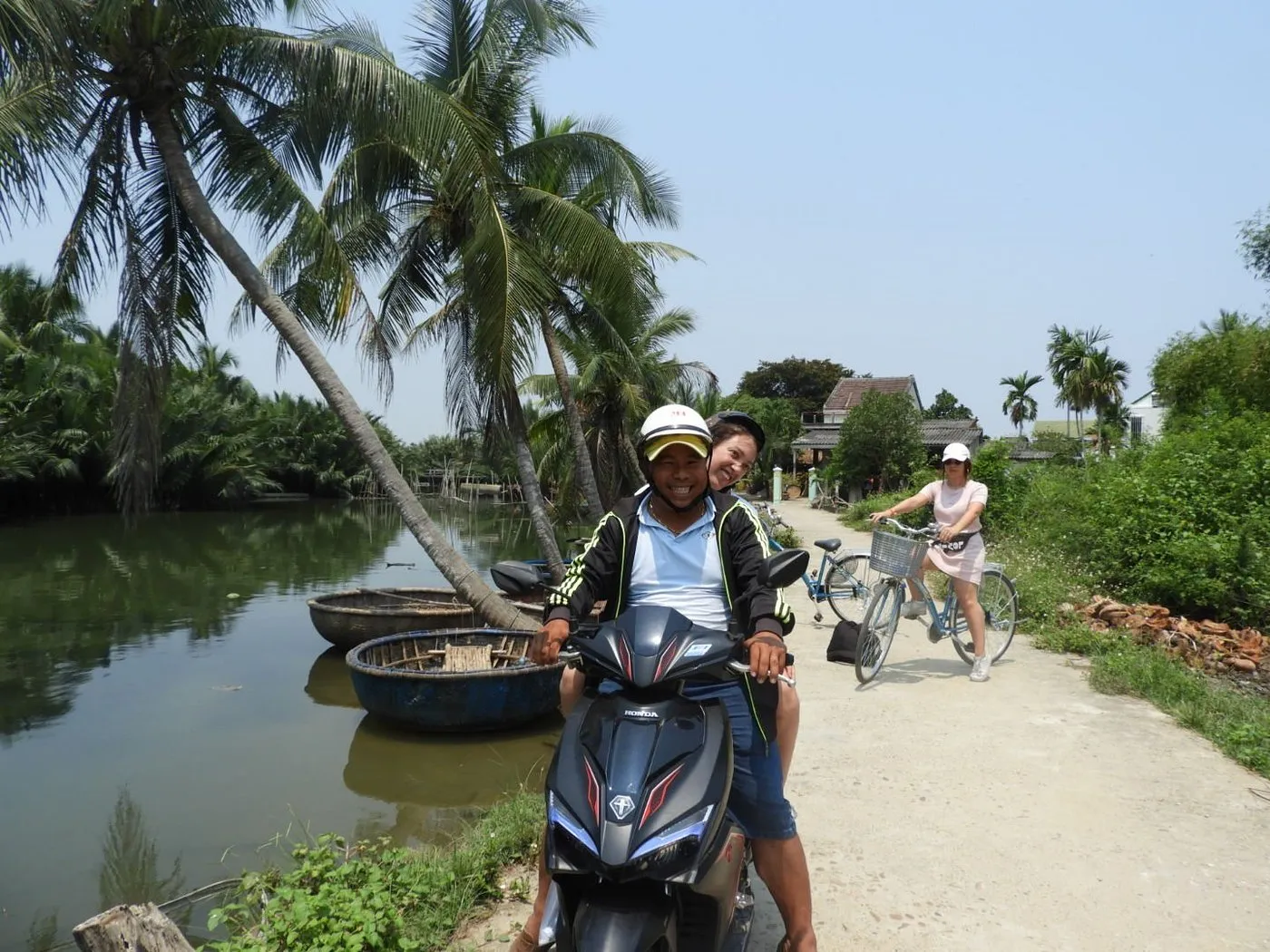 Mastering Hoi An Crispy Bánh Xèo Pancakes